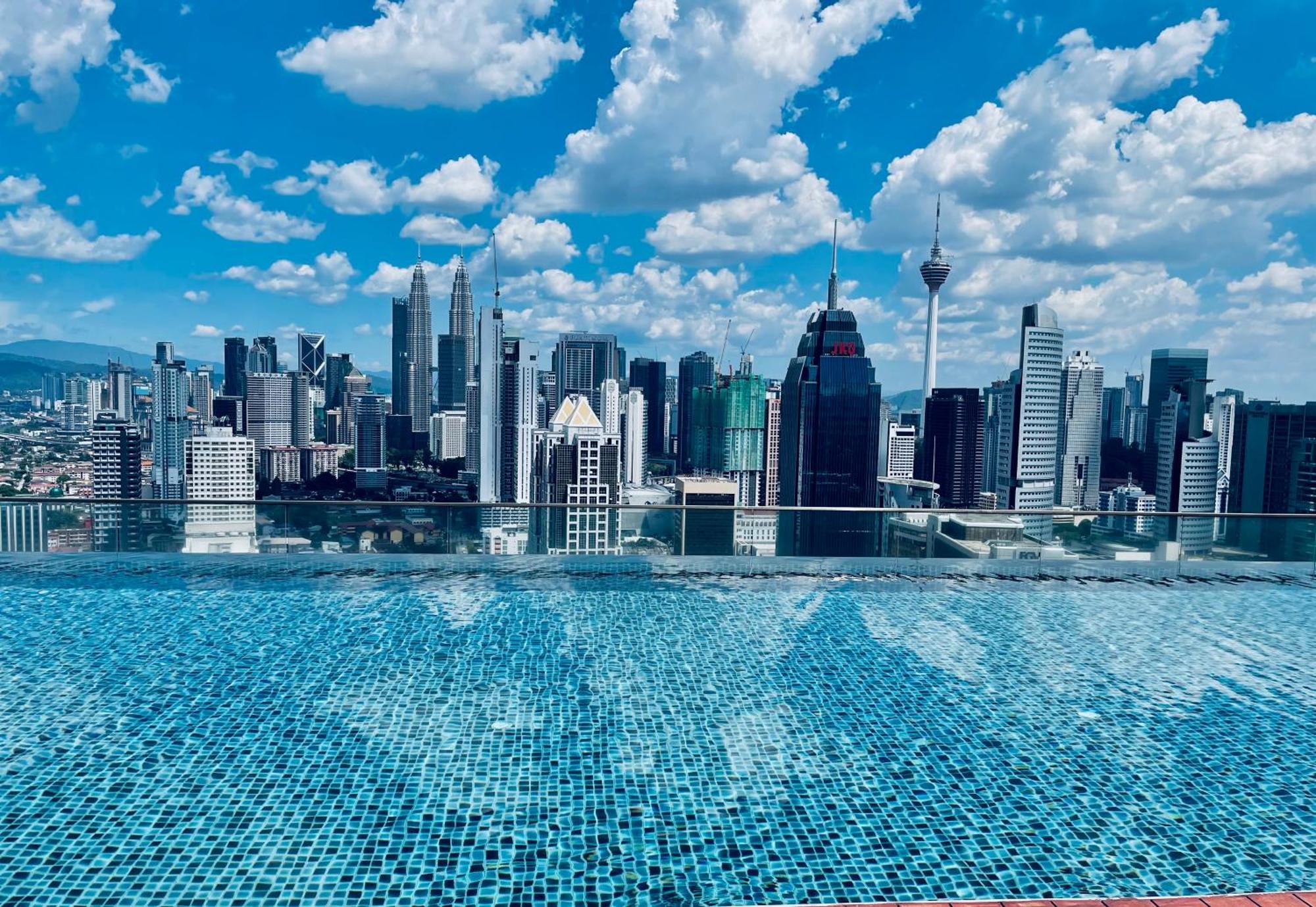 Regalia Suites 424 Kuala Lumpur Exterior photo